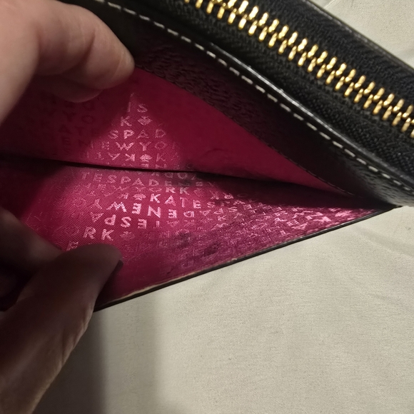 Kate Spade wallet - Picture 4 of 9